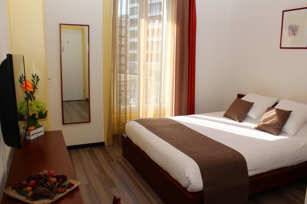 Фото Hotel du Marche