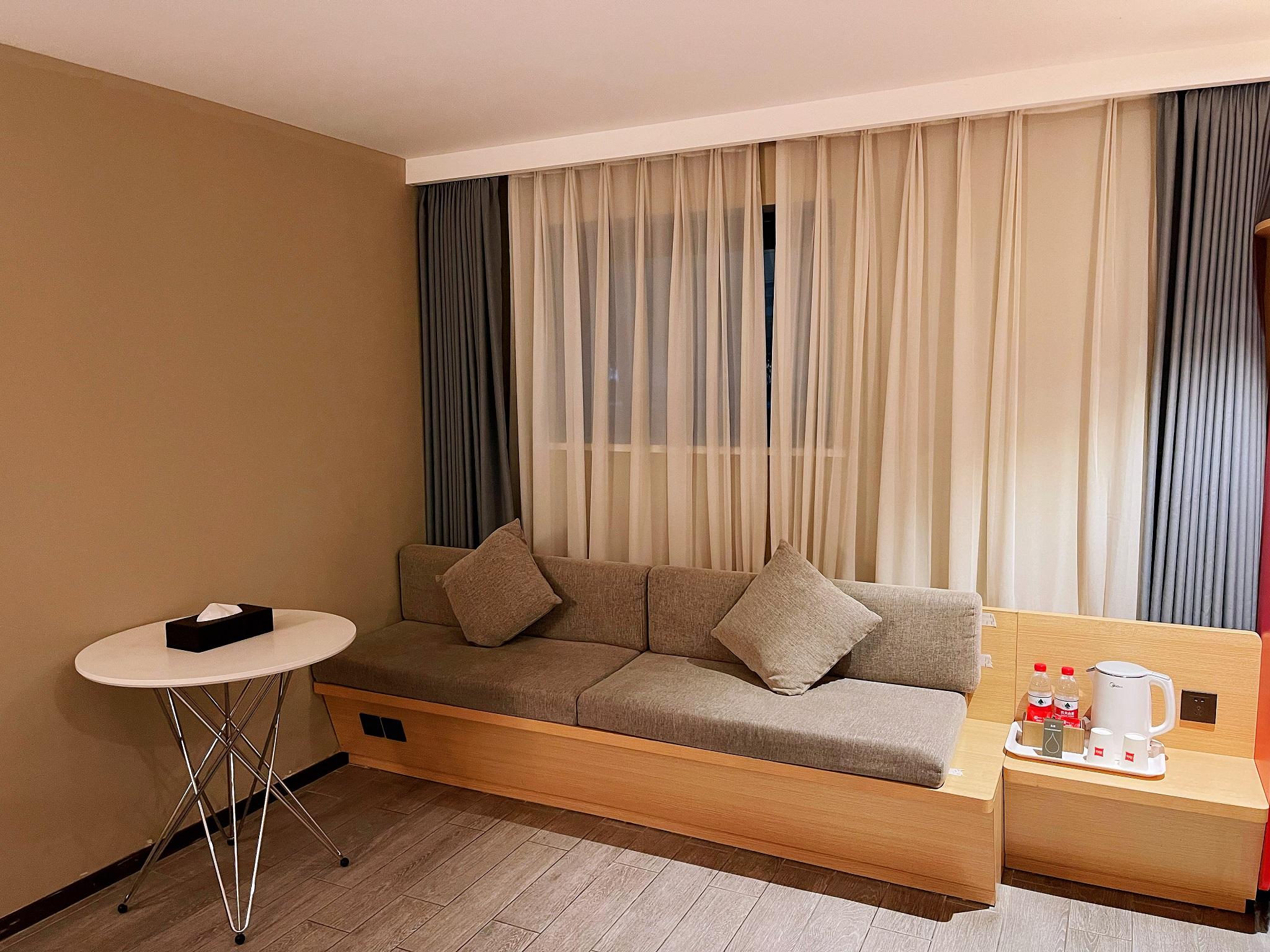 Фото Ibis Nanjing South Railway Station North Square Hotel