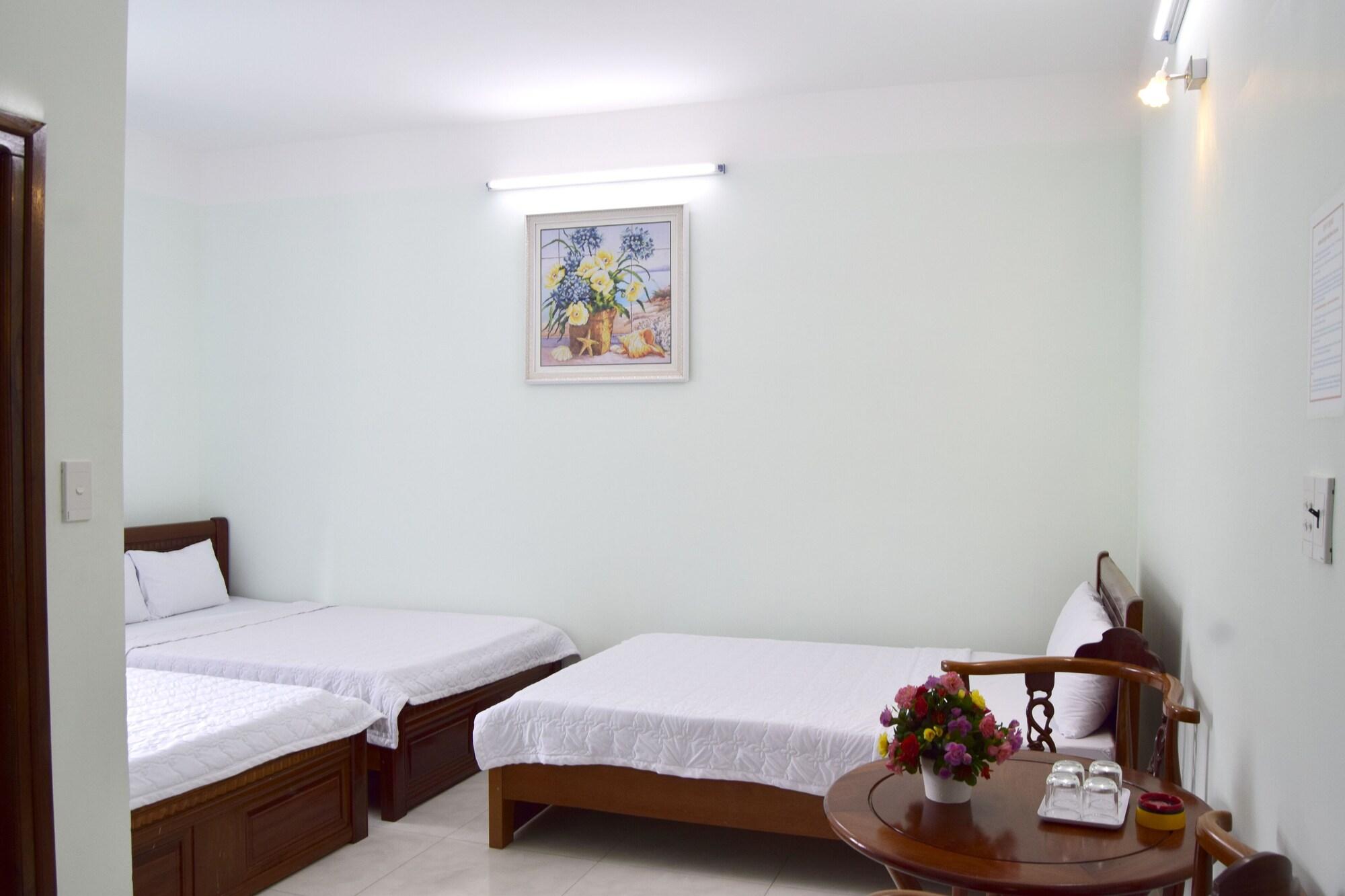 Фото Khach San Huong Giang