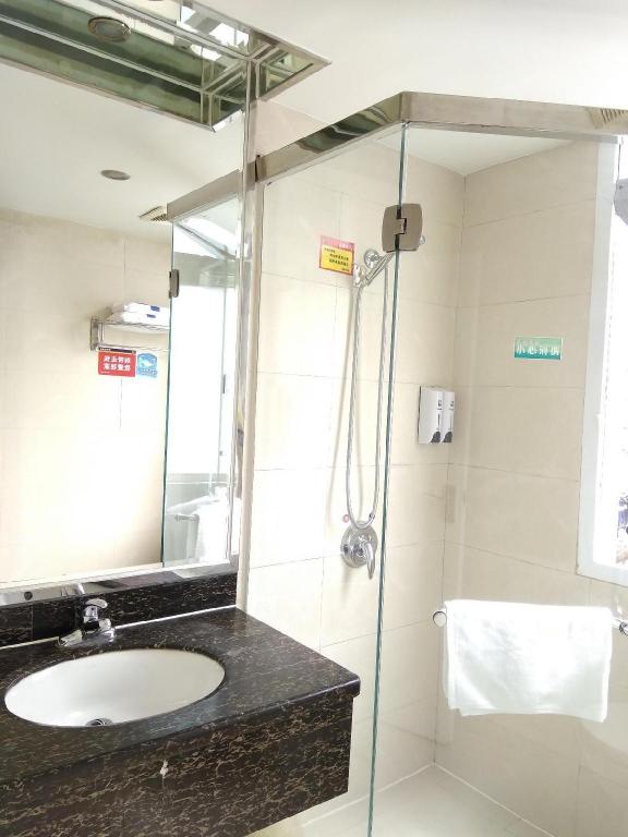 Фото 7Days Inn Chain Hotel Chongqing Wanzhou Gaosuntang Chongbai