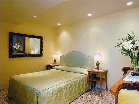 Фото Hotel San Zulian 