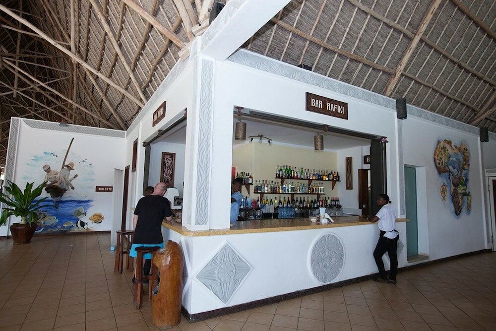 Фото Uroa Bay Beach Resort