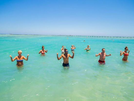 Фото Blend Elphistone Resort