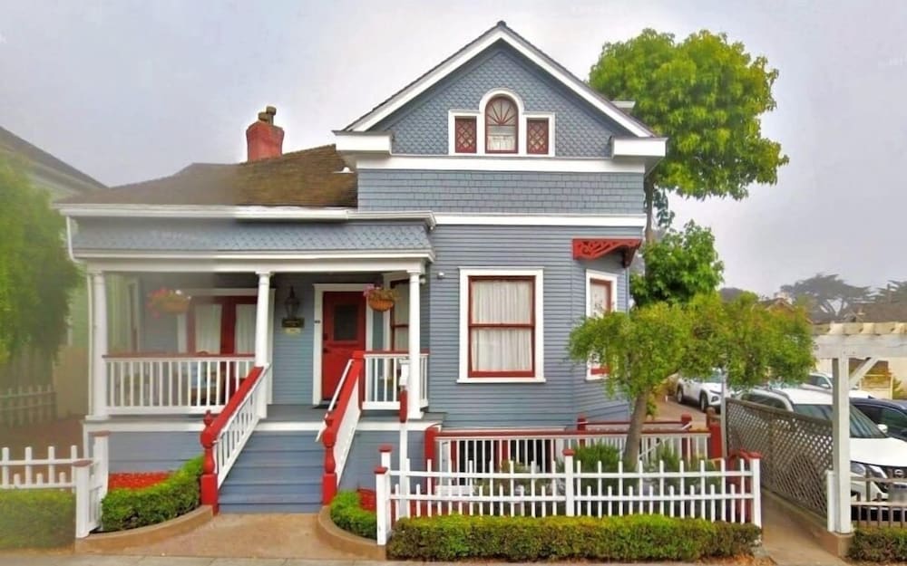 Фото Pacific Grove Inn