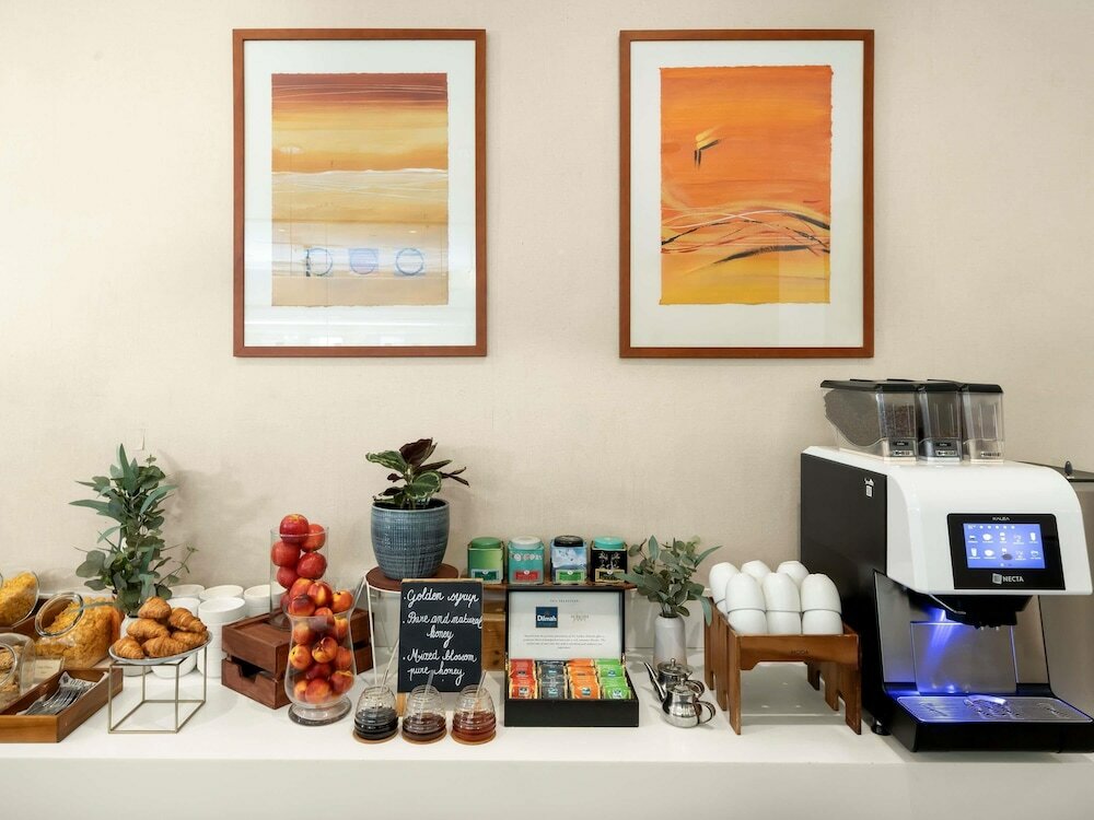Фото The Sydney Boulevard Hotel