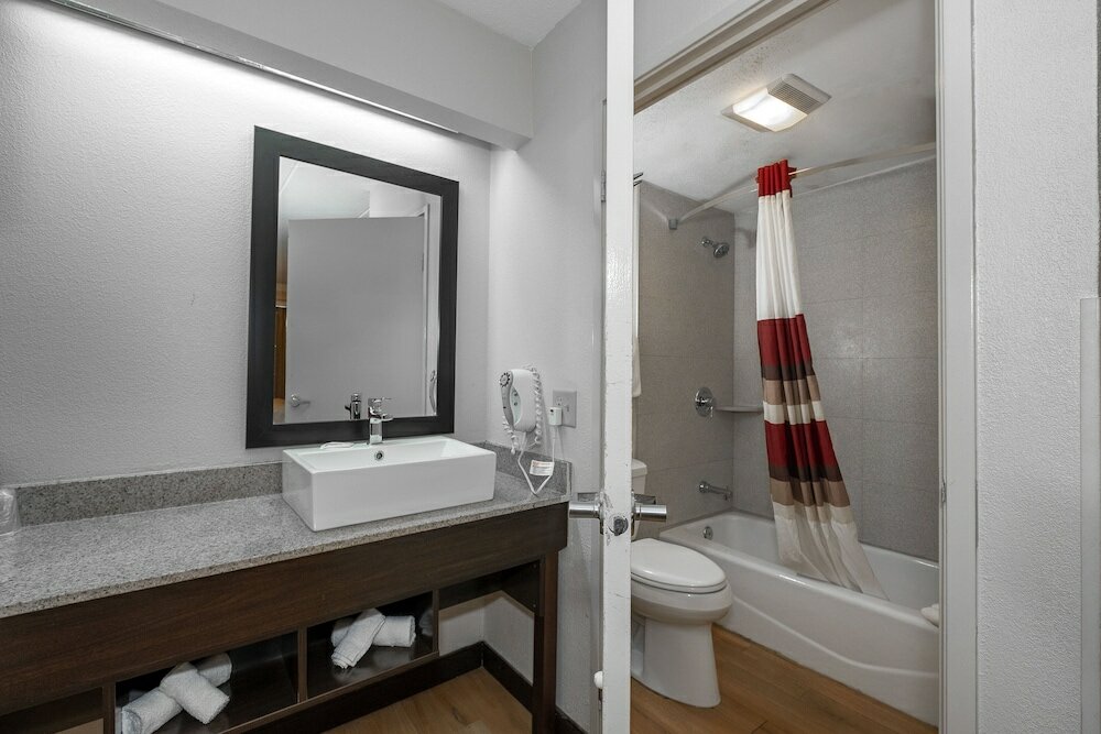 Фото Red Roof Inn Mt Laurel