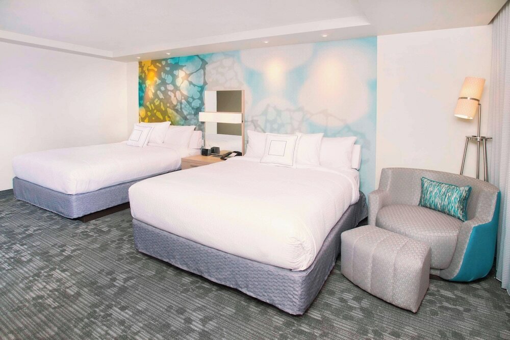 Фото Courtyard by Marriott Redwood City