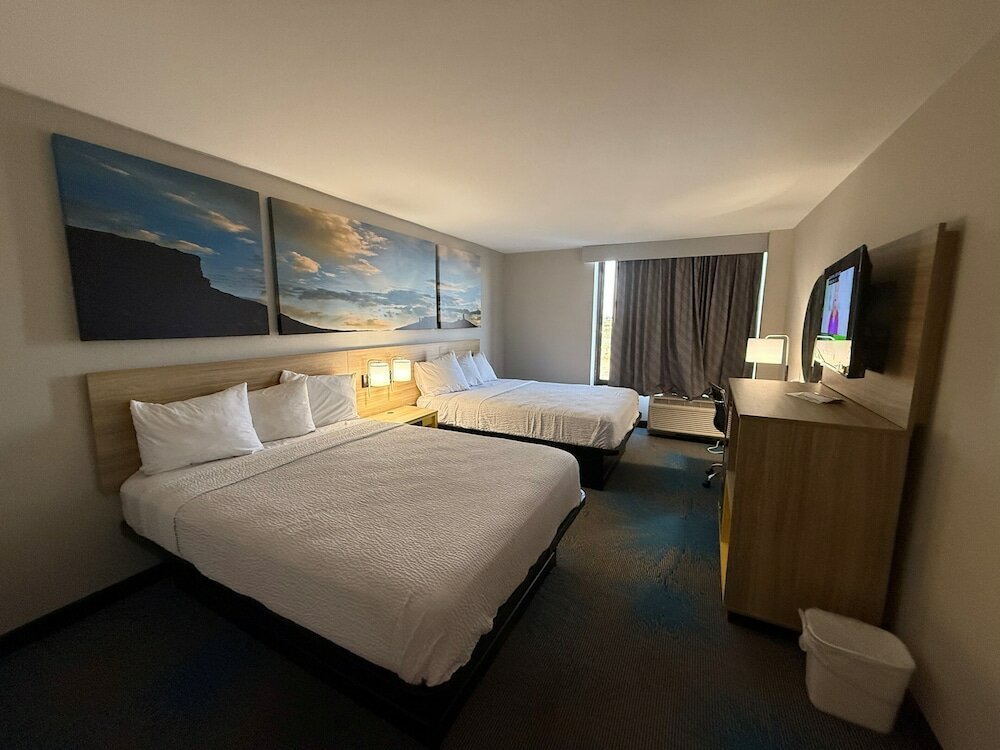 Фото Days Inn by Wyndham Amarillo East