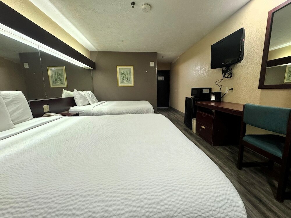 Фото Microtel Inn & Suites by Wyndham Meridian