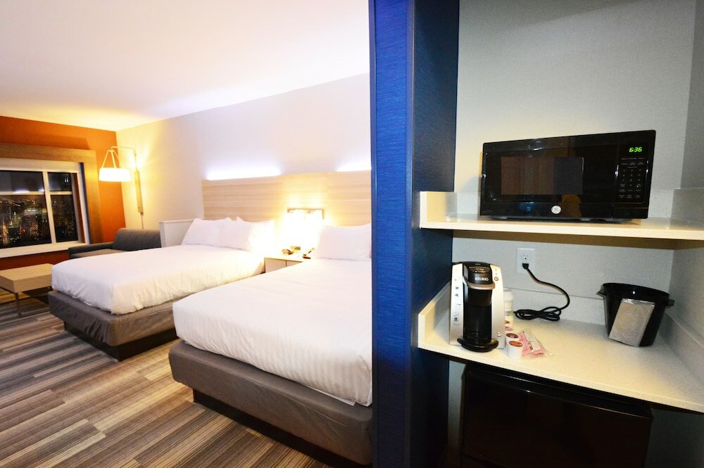 Фото Holiday Inn Express & Suites Toledo West, an Ihg Hotel