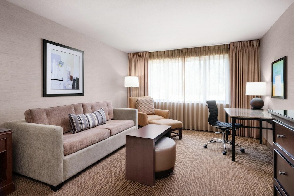 Фото Silver Cloud Hotel Bellevue Eastgate