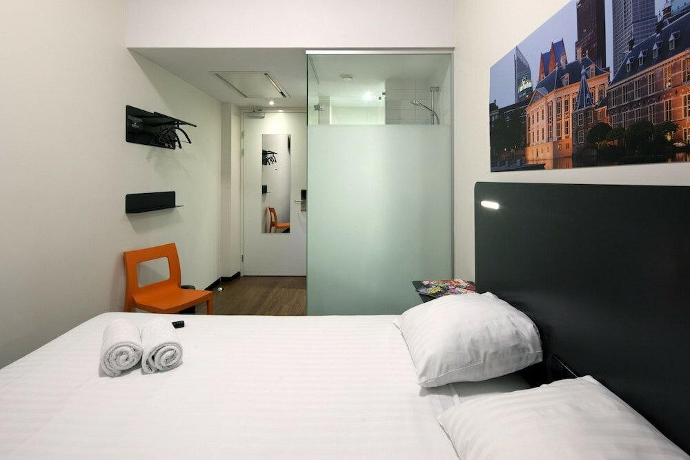 Фото EasyHotel The Hague City Centre