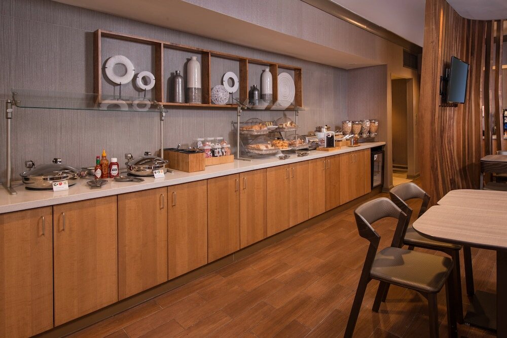 Фото SpringHill Suites by Marriott Herndon Reston