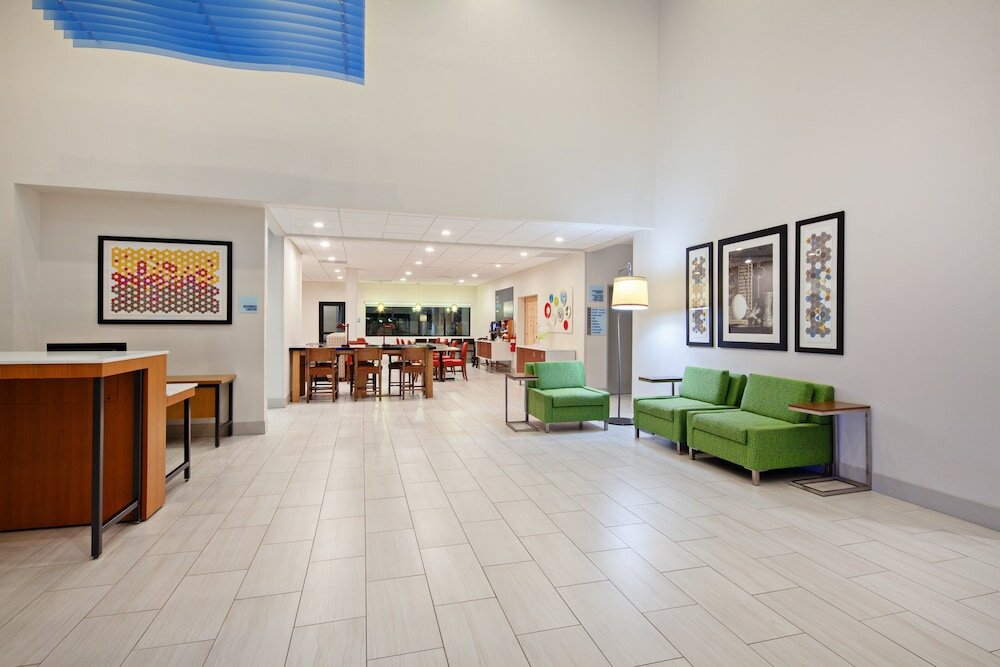 Фото Holiday Inn Express & Suites Rancho Mirage, an Ihg Hotel