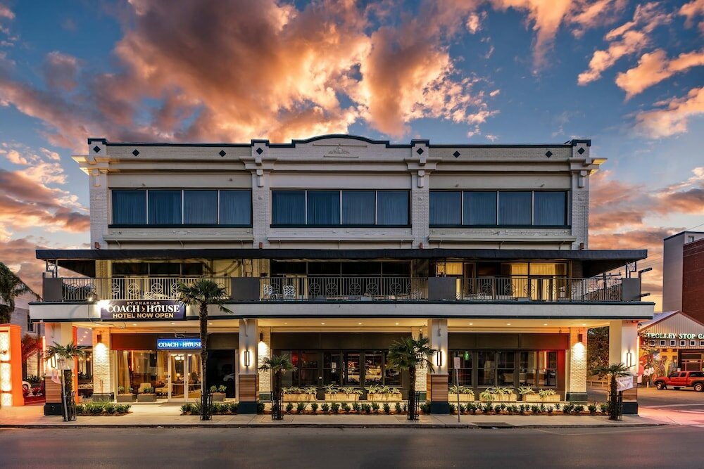 Фото St Charles Coach House, Ascend Hotel Collection