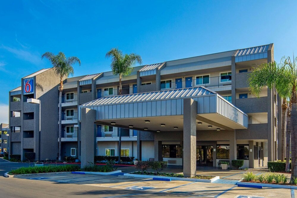Фото Motel 6 Anaheim Maingate