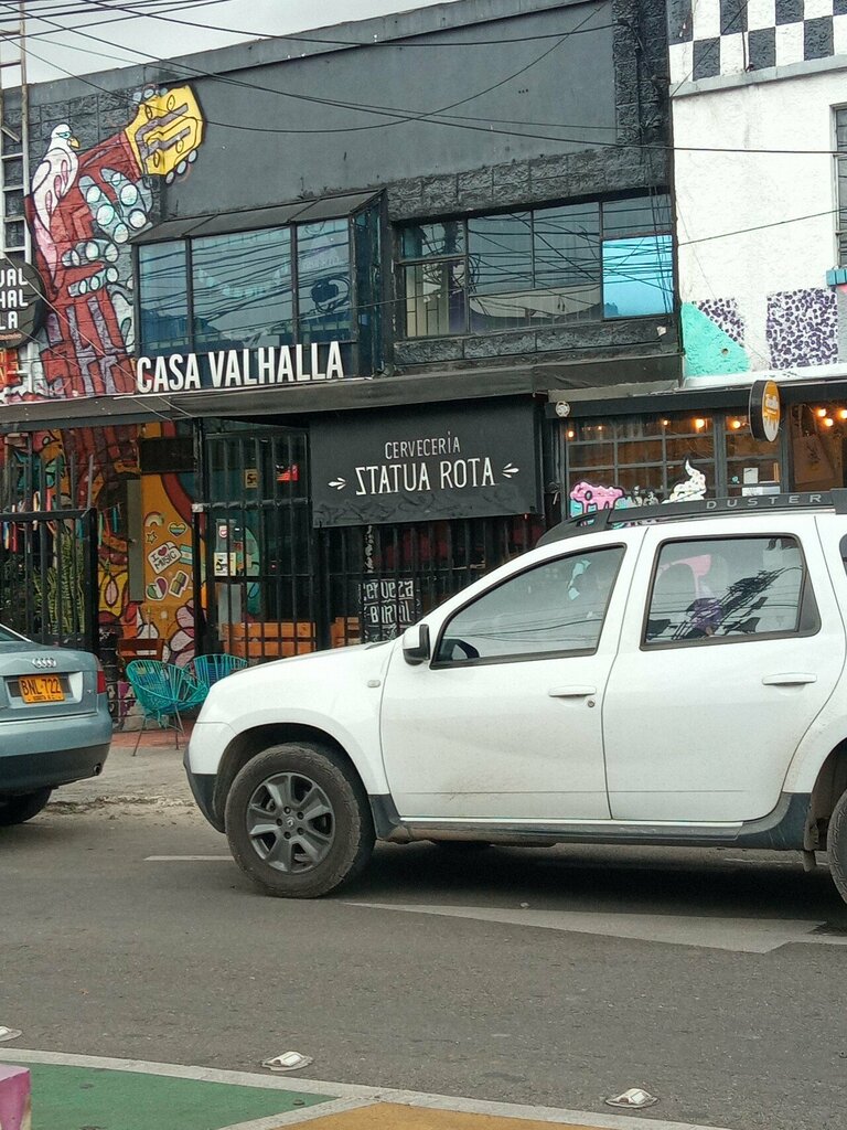 Beer shop Statua Rota, Bogota, photo