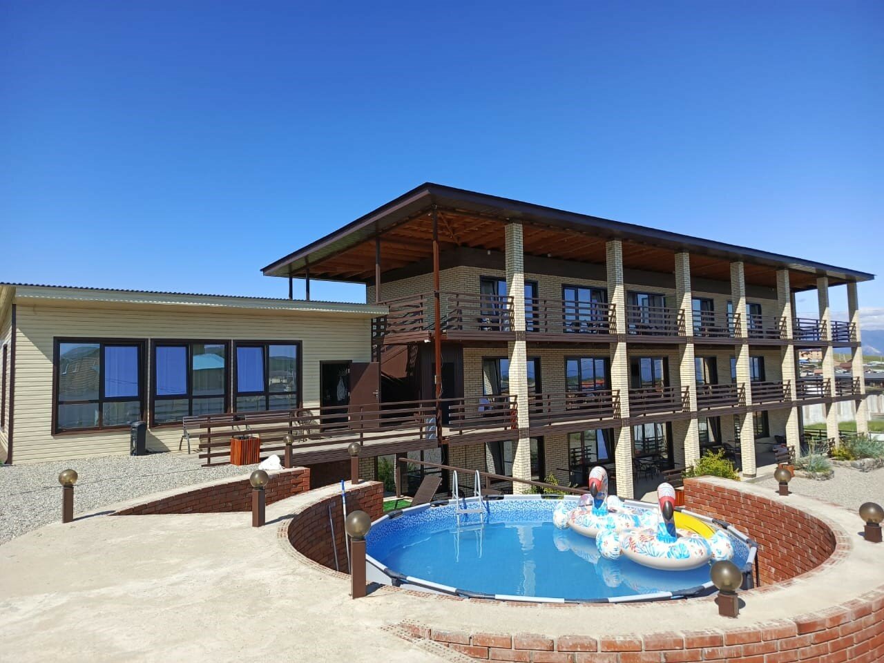 Фото отеля 2