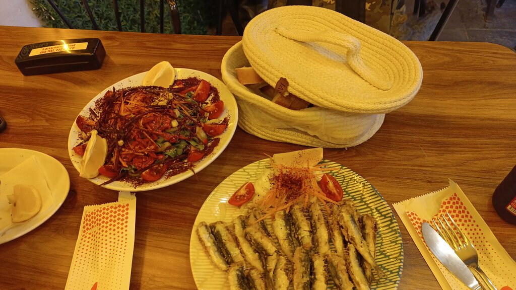 Fast food Kırmızı Balık restorant, Ayvalik, photo