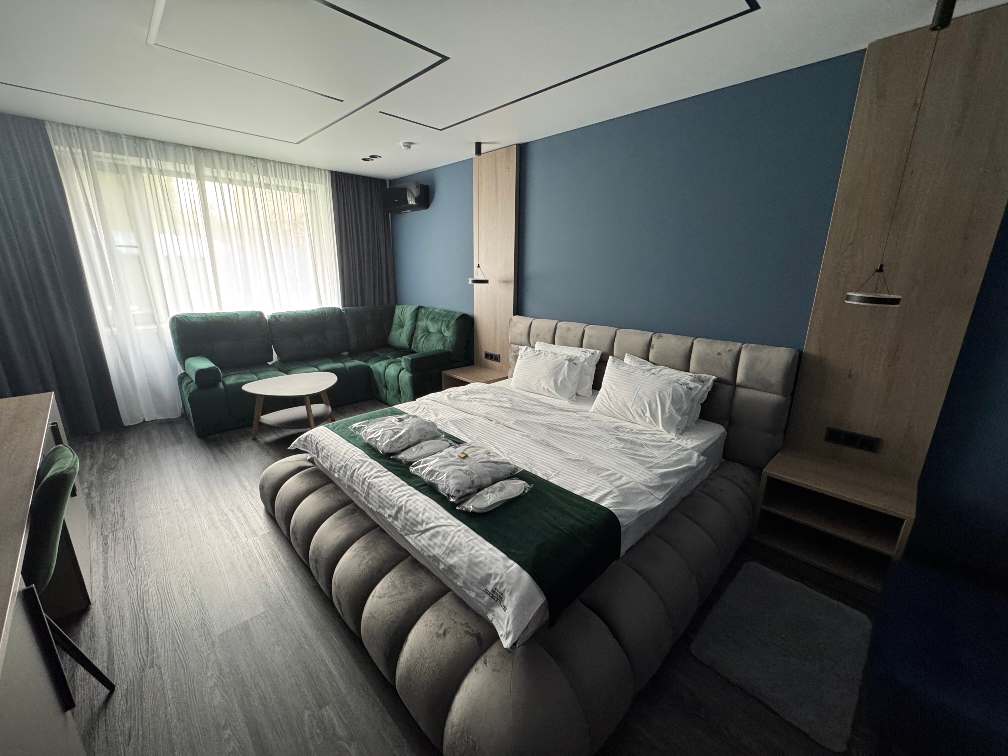 Фото Royal Status