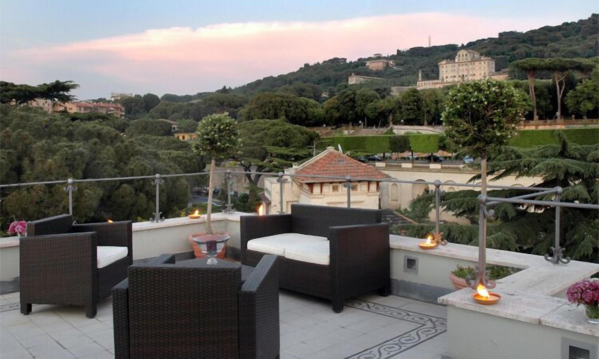 Фото Hotel Flora