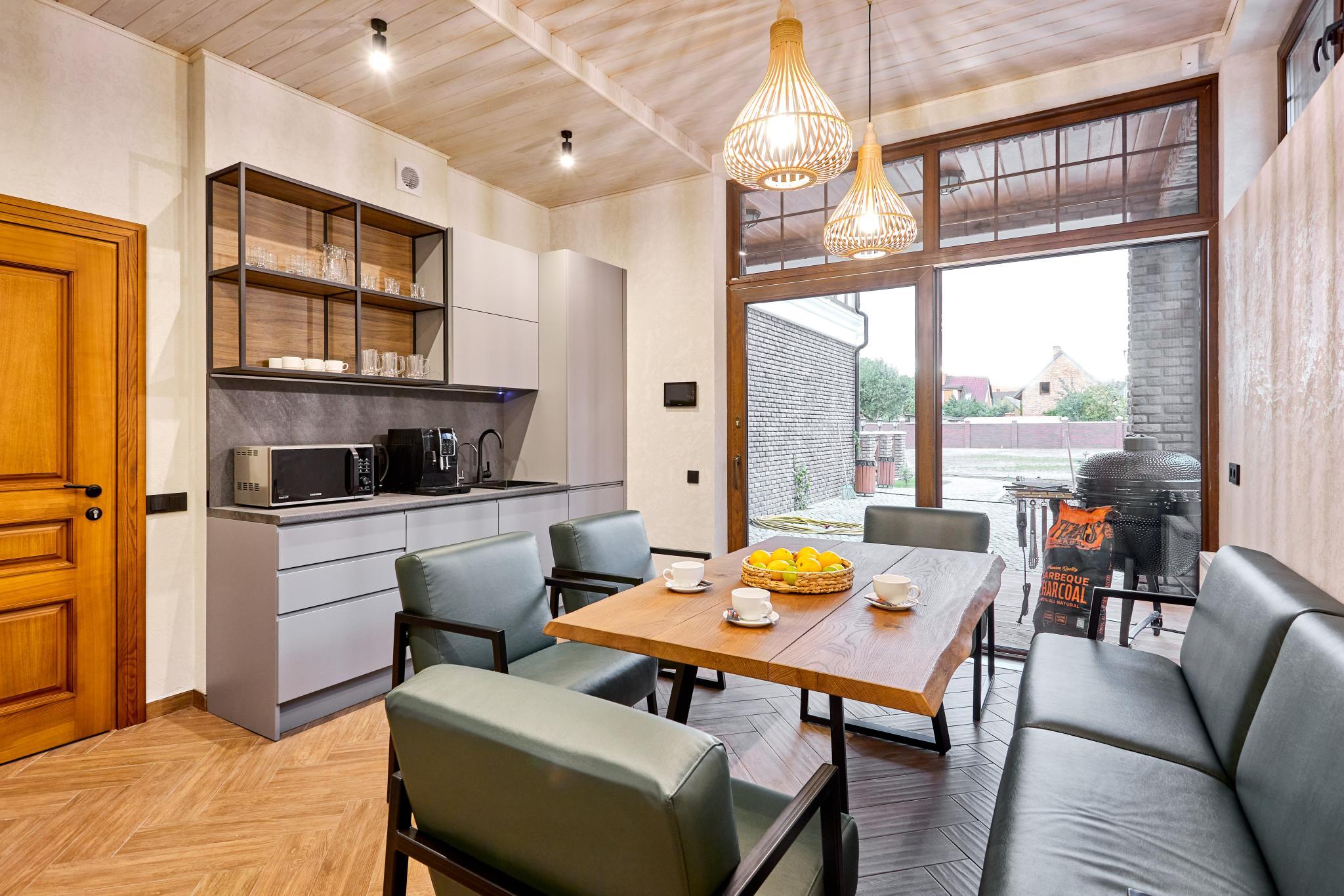 Фото Монополь