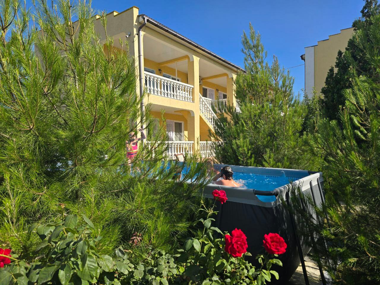 Фото отеля 2