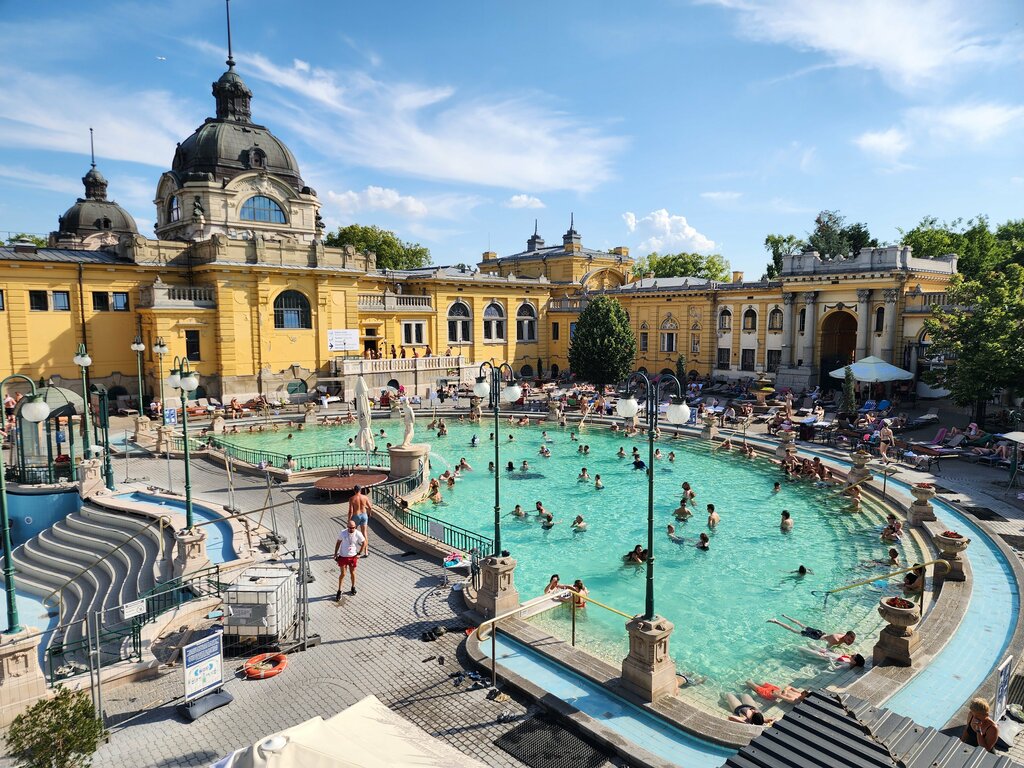 Landmark, attraction Széchenyi thermal bath, Budapest, photo