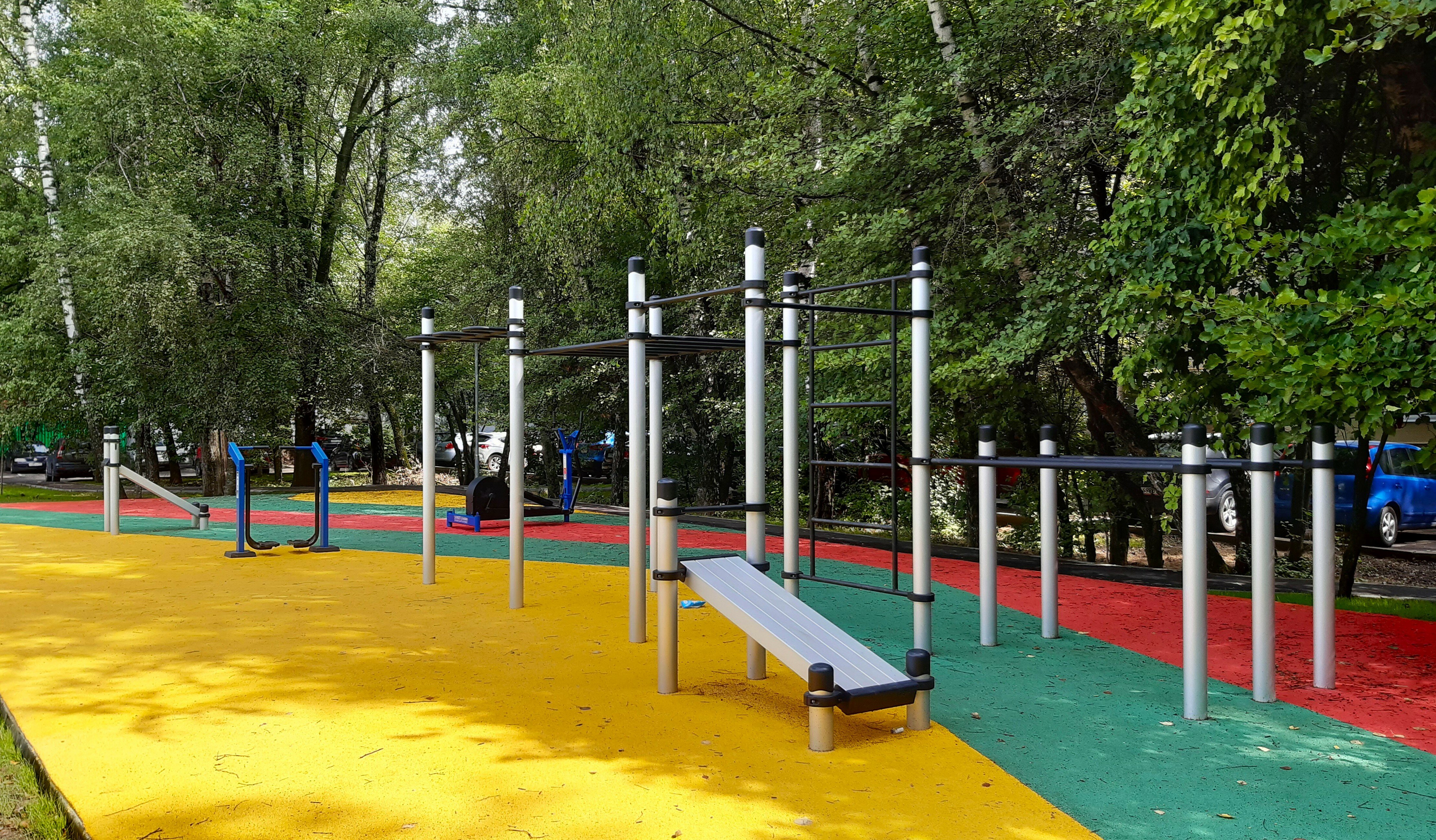 Дворовые спортплощадки Москвы переоборудуют под всесезонный формат