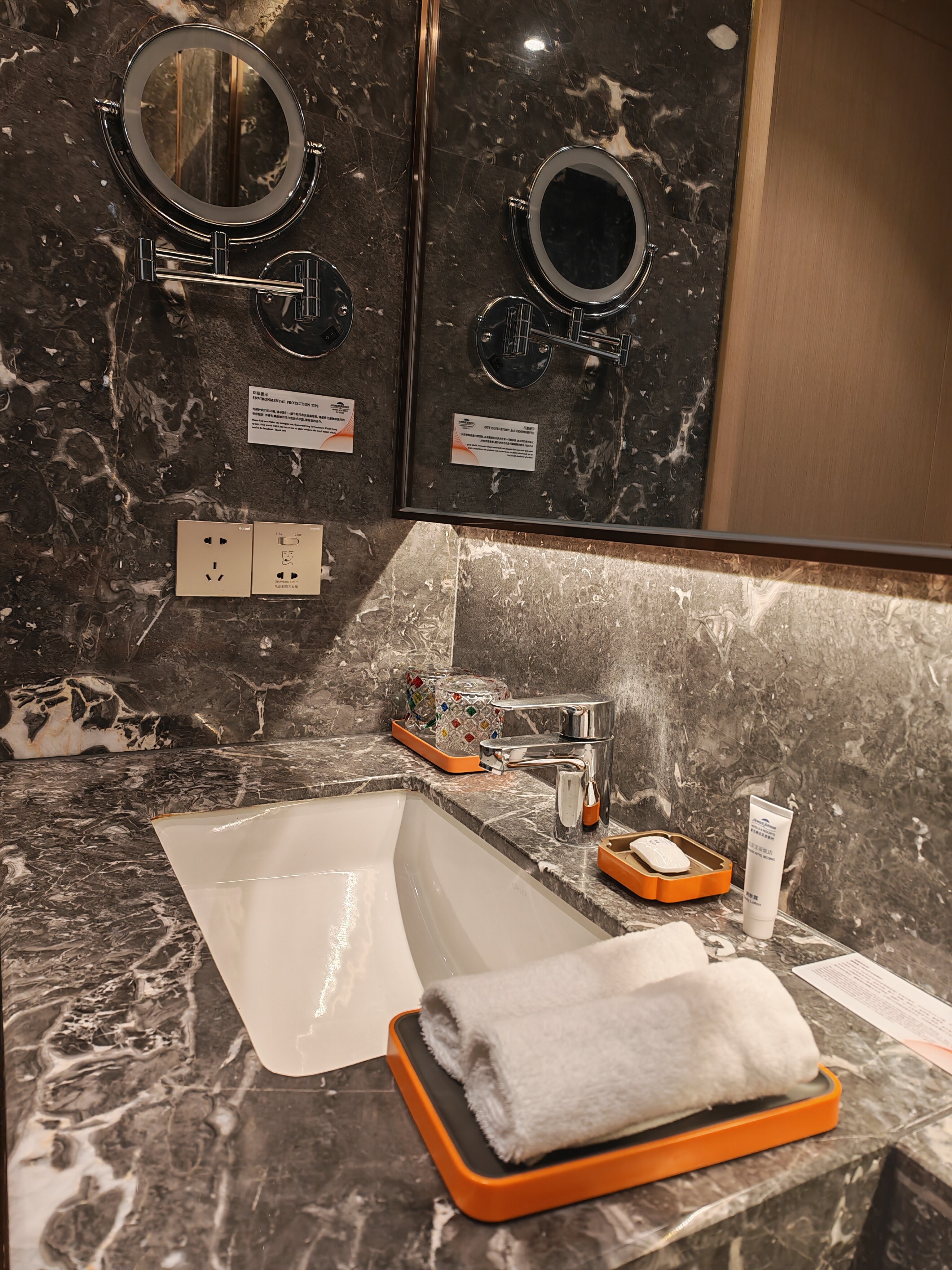 Фото Howard Johnson Paragon Hotel Beijing