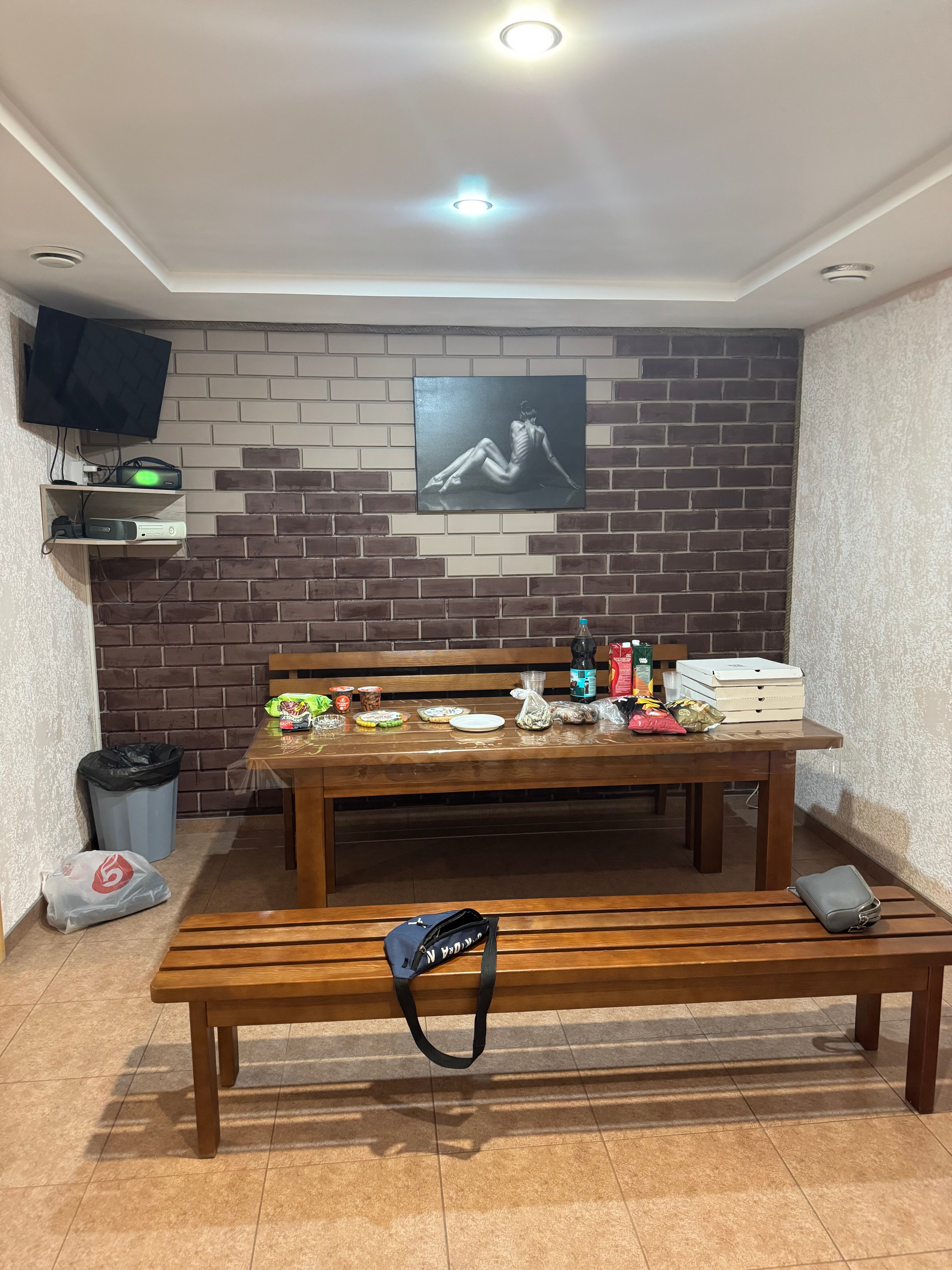 Фото Де факто