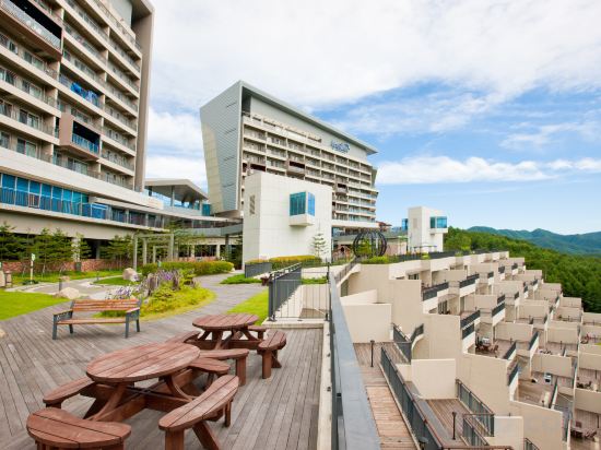 Фото High1 Condominium