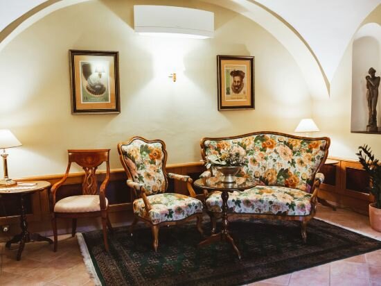 Фото Golden Well Hotel