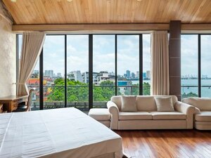 Гостиница 22Land Moon West Lake