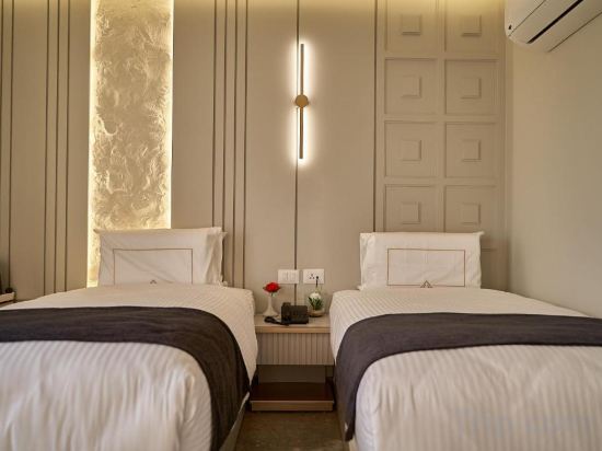 Фото Pyramids Charm