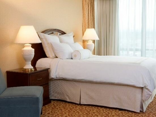 Фото Vancouver Airport Marriott