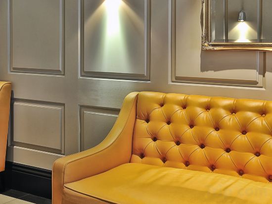 Фото Chelsea Cloisters by Capital