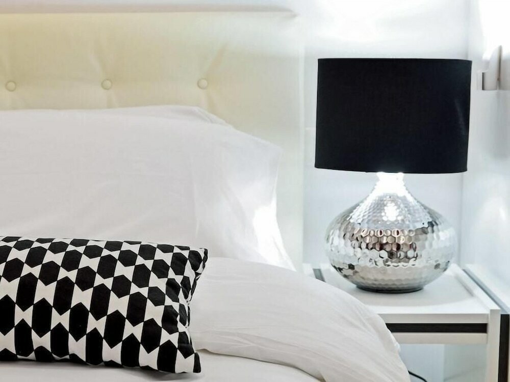 Фото Black & White G&g