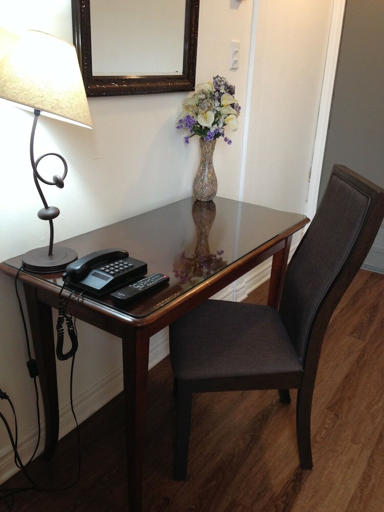 Фото Hotel Bon Accueil