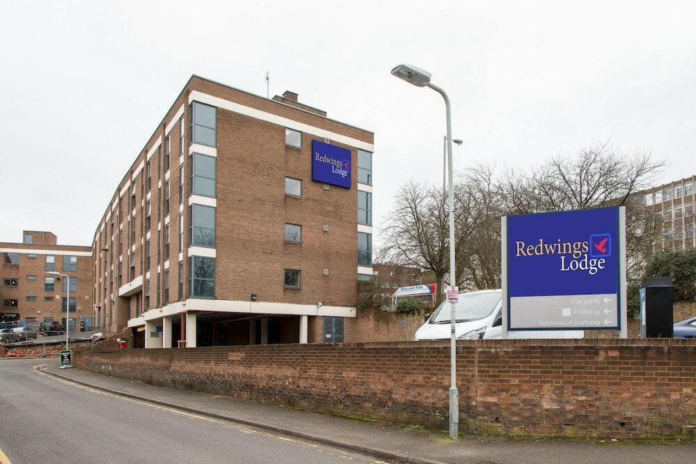 Фото Redwings Lodge Wolverhampton