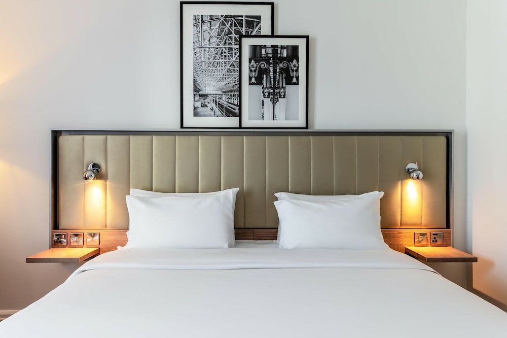 Фото Radisson Hotel Manchester City Centre, A Verified Net Zero Hotel