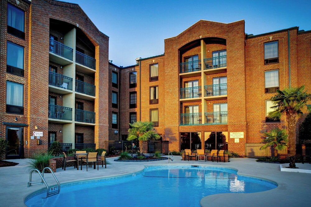 Фото Courtyard by Marriott New Bern