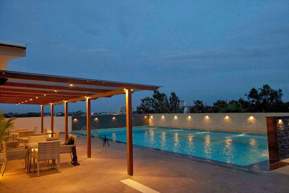 Фото The Grand Magrath Hotel