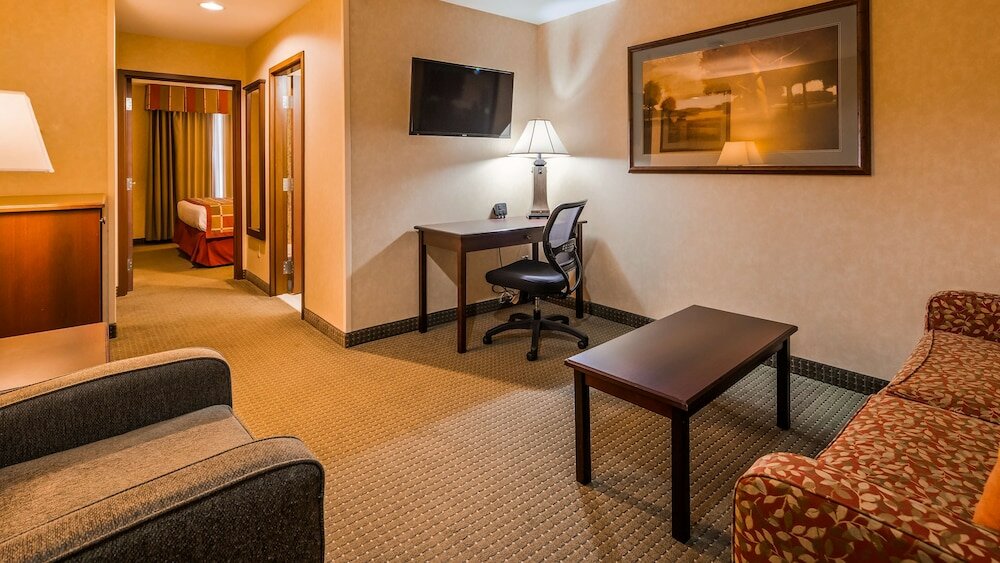 Фото Best Western Plus Ticonderoga Inn & Suites