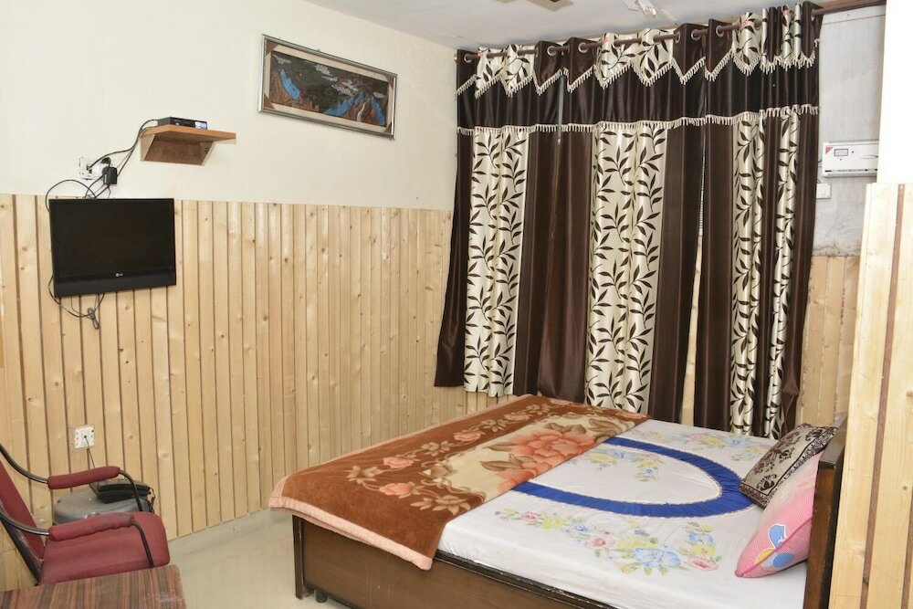 Фото Hotel Dharam Villa