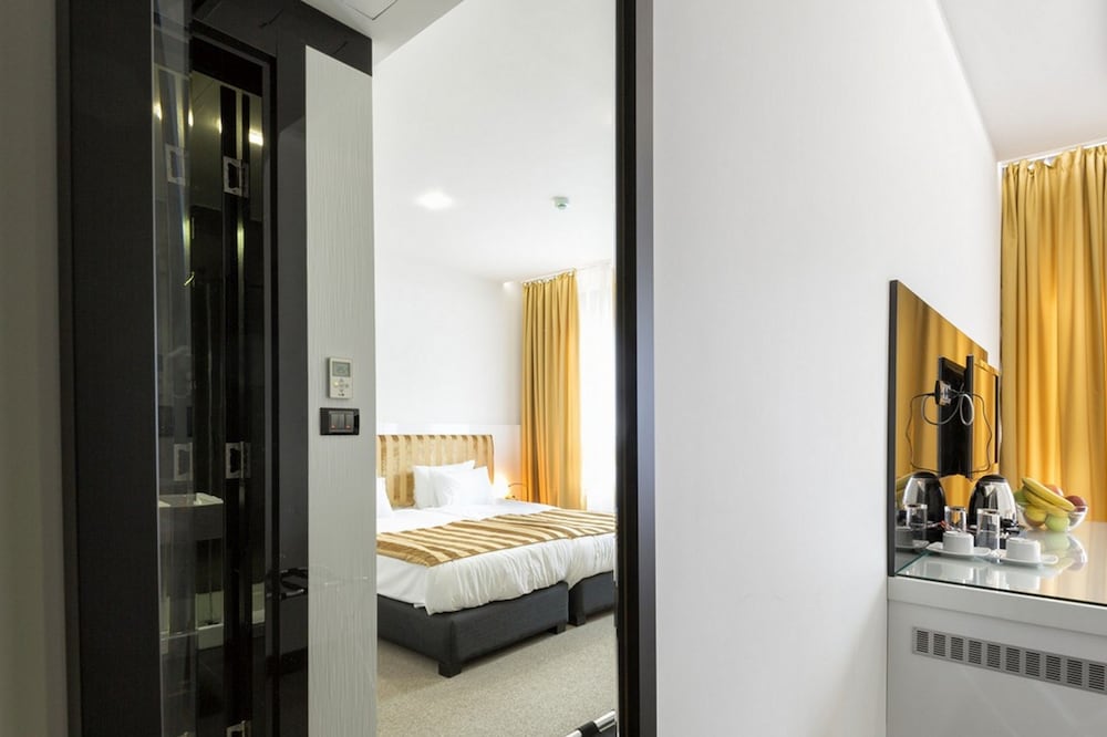 Фото Nova City Signature Collection Hotel