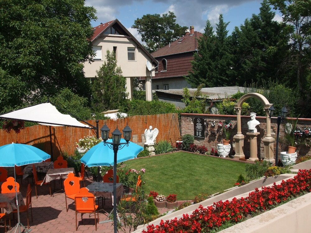 Фото Attila Hotel & Restaurant