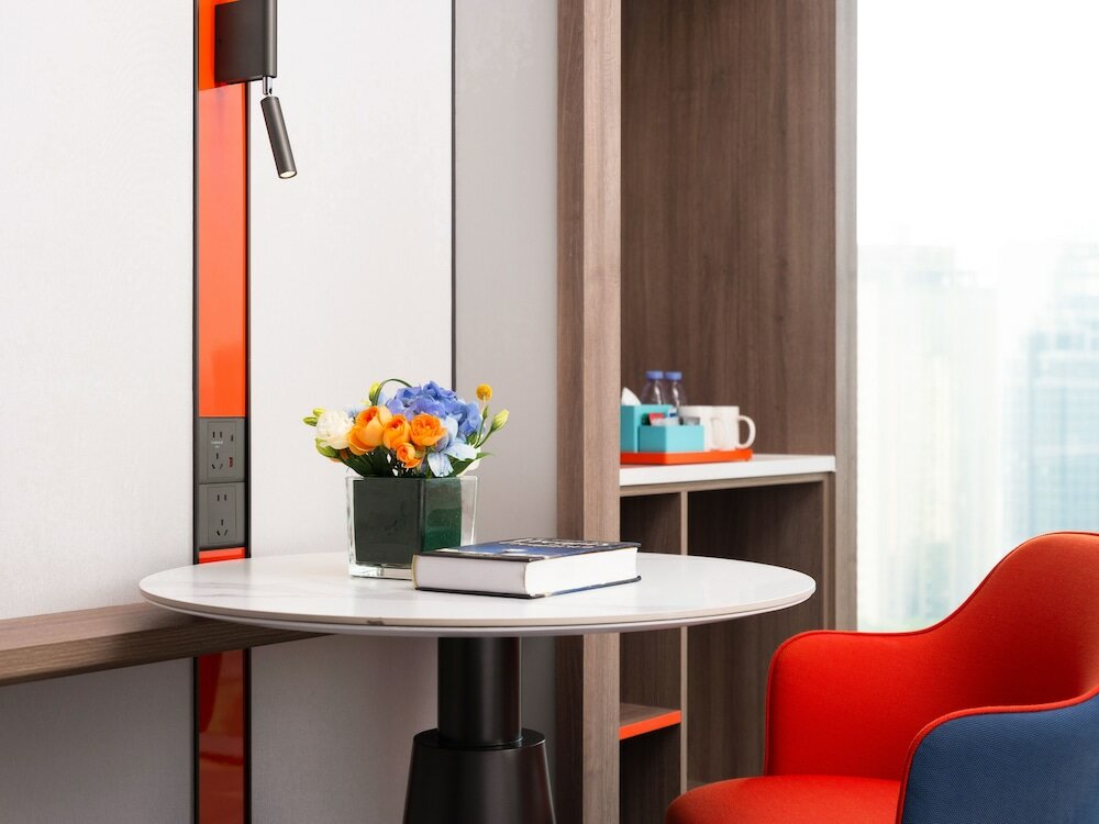 Фото Holiday Inn Express Shenzhen Futian Center