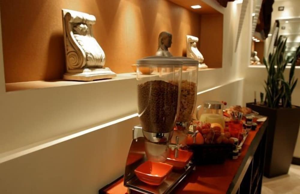 Фото Hotel Latinum