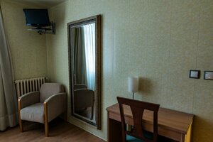 Hotel Bedoya (Santander, Calle Federico Vial, 8), hotel